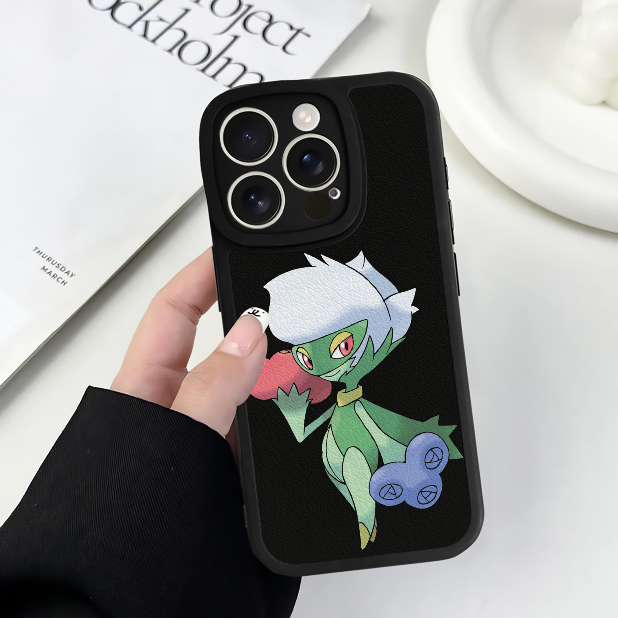 （画像用） ポケットモンスター Pokémon 【iPhone 16シリーズ対応】シリコンスマホケース（レザー調） 材質：シリコン